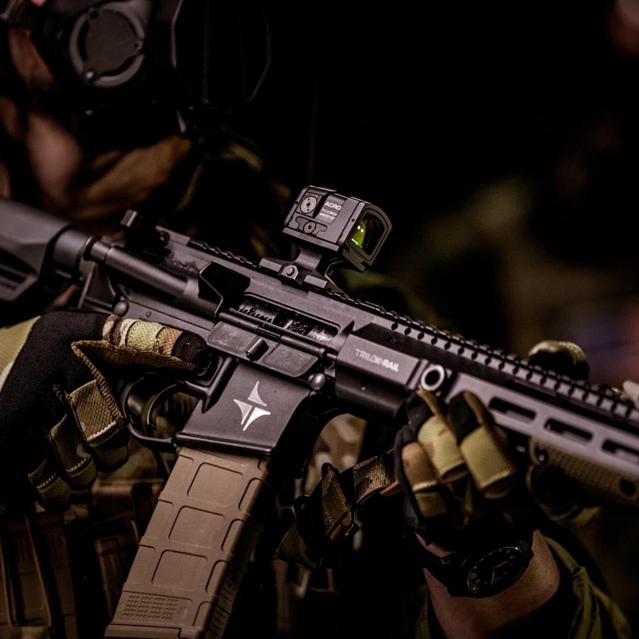 Військовий приціл Acro P-2 для короткоствольної зброї