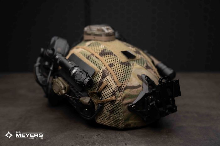 B.E. Meyers KIJI K1-10 на шоломі