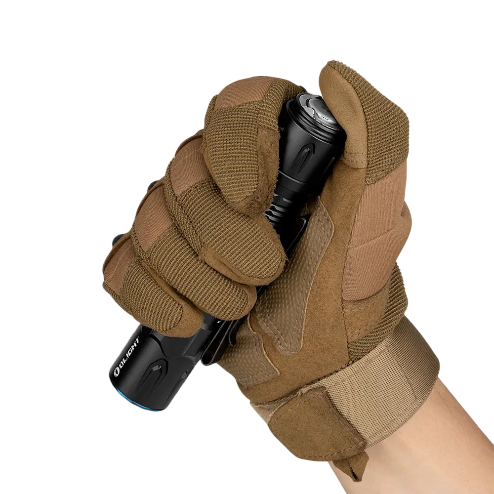 Ліхтар Olight Warrior 3S у руці