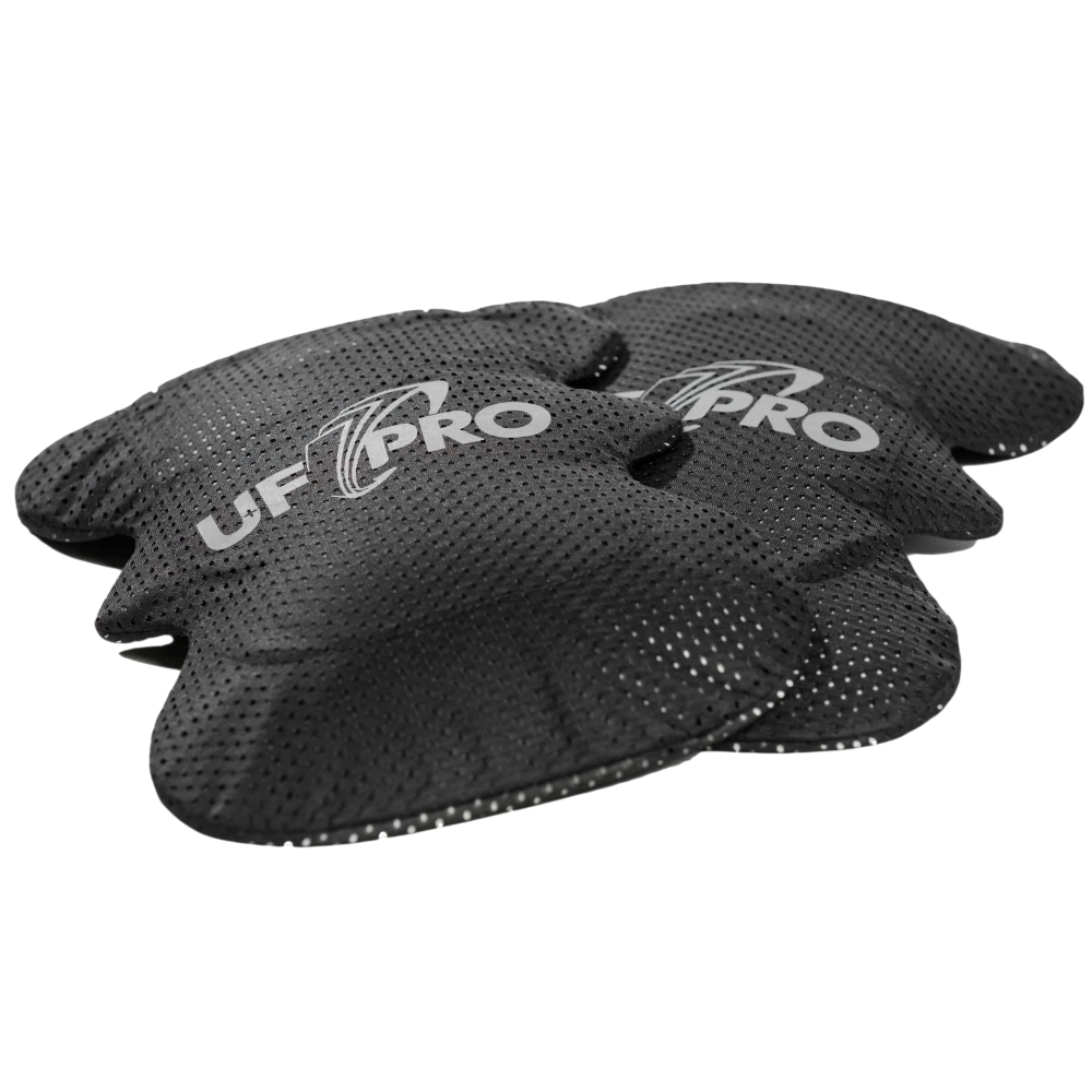 Анатомічні наколінники UF PRO 3D чорного кольору крупним планом