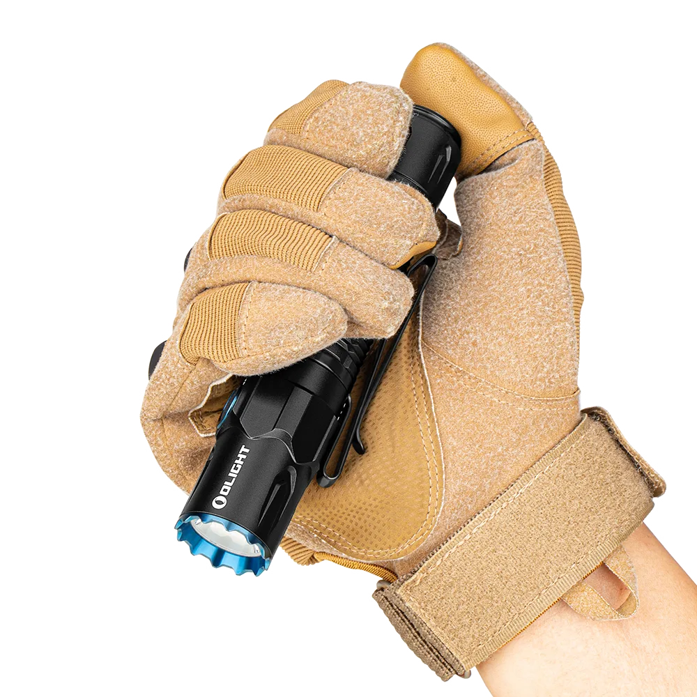 Olight Warrior 3 у руці