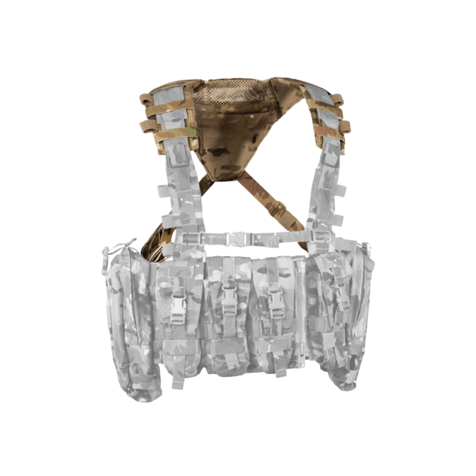 AVS Padded Yoke в кольорі Multicam, встановлений на AVS Chest Rig