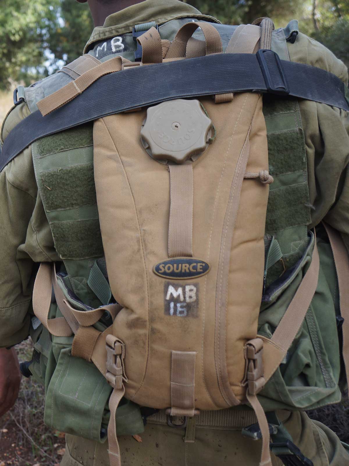 Гідратор Source Tactical у використанні під час походу