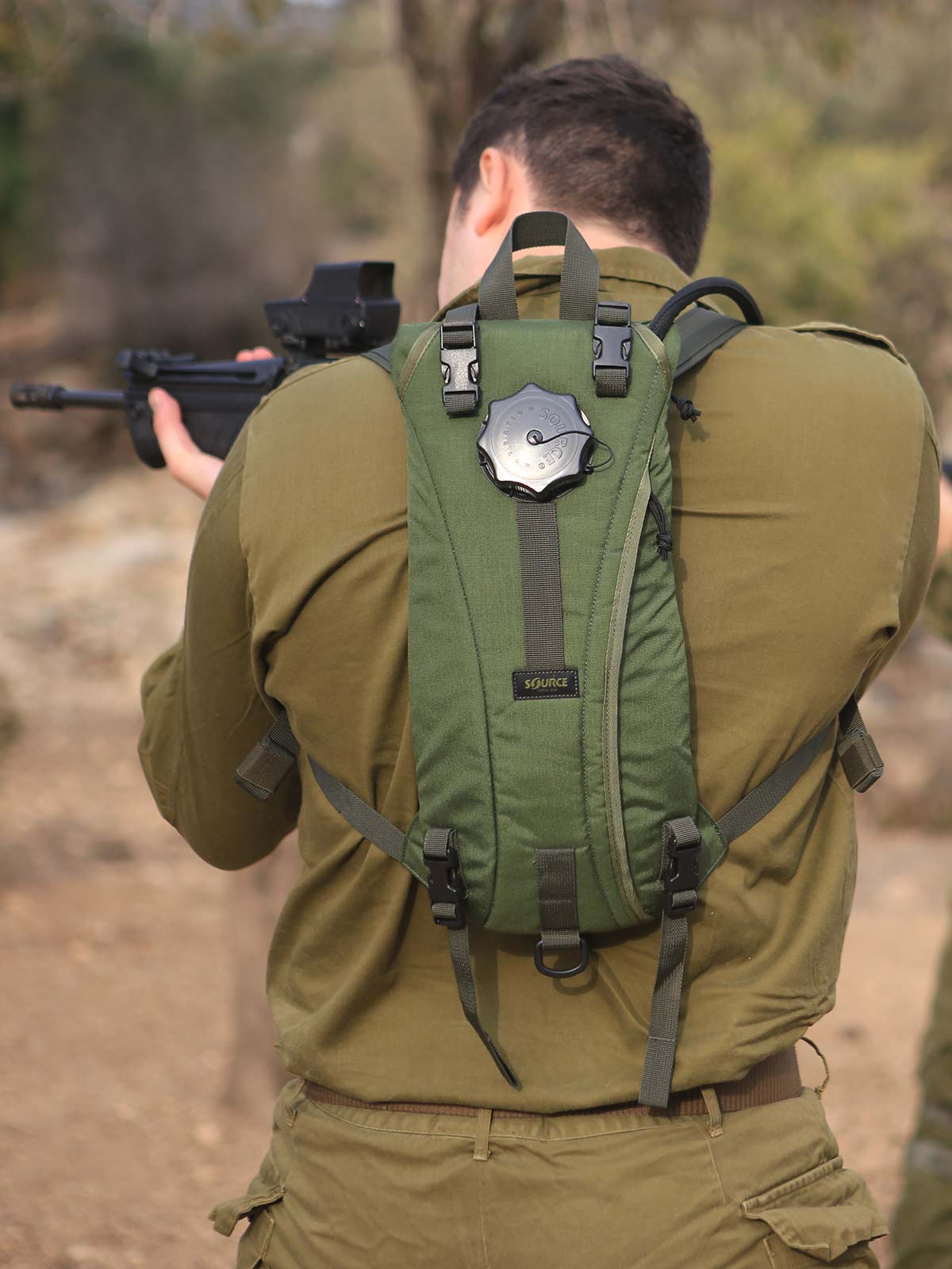 Гідратор Source Tactical у використанні під час походу