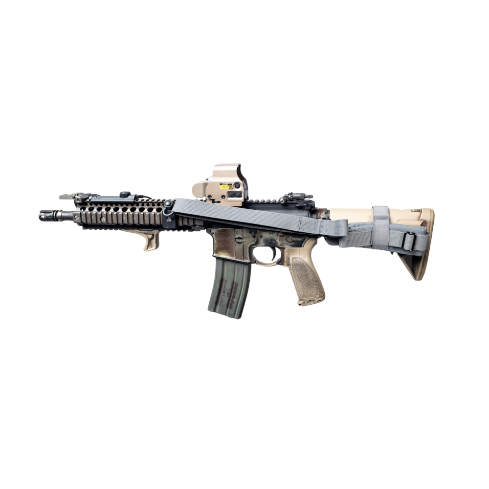 Третій ракурс гвинтівки з фіксованим ременем через Sentry Strap