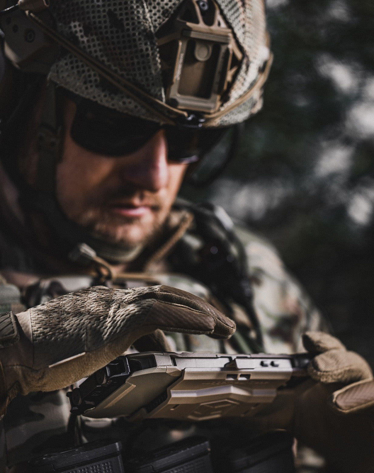 Кріплення Juggernaut Case у використанні в польових умовах