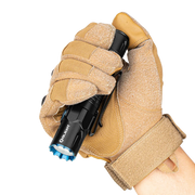 Olight Warrior 3 у руці